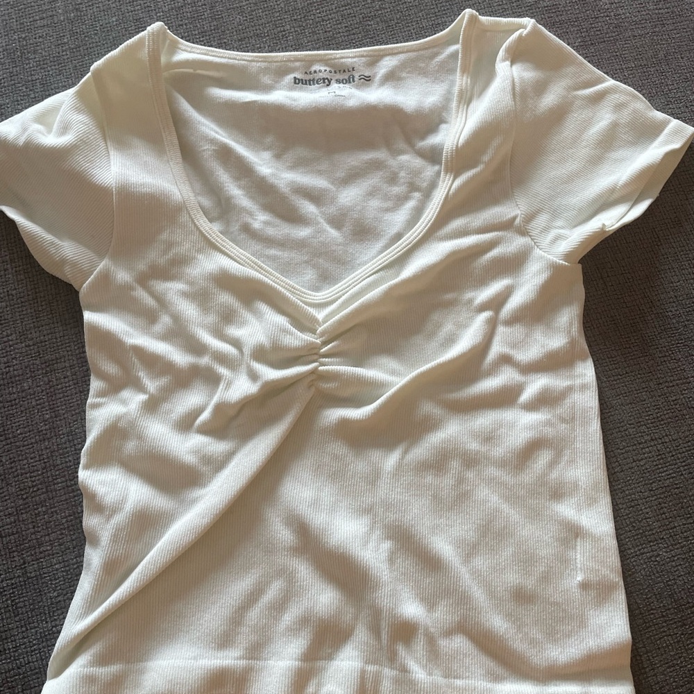 Aeropostale Cream Short Sleeve V-Neck Top